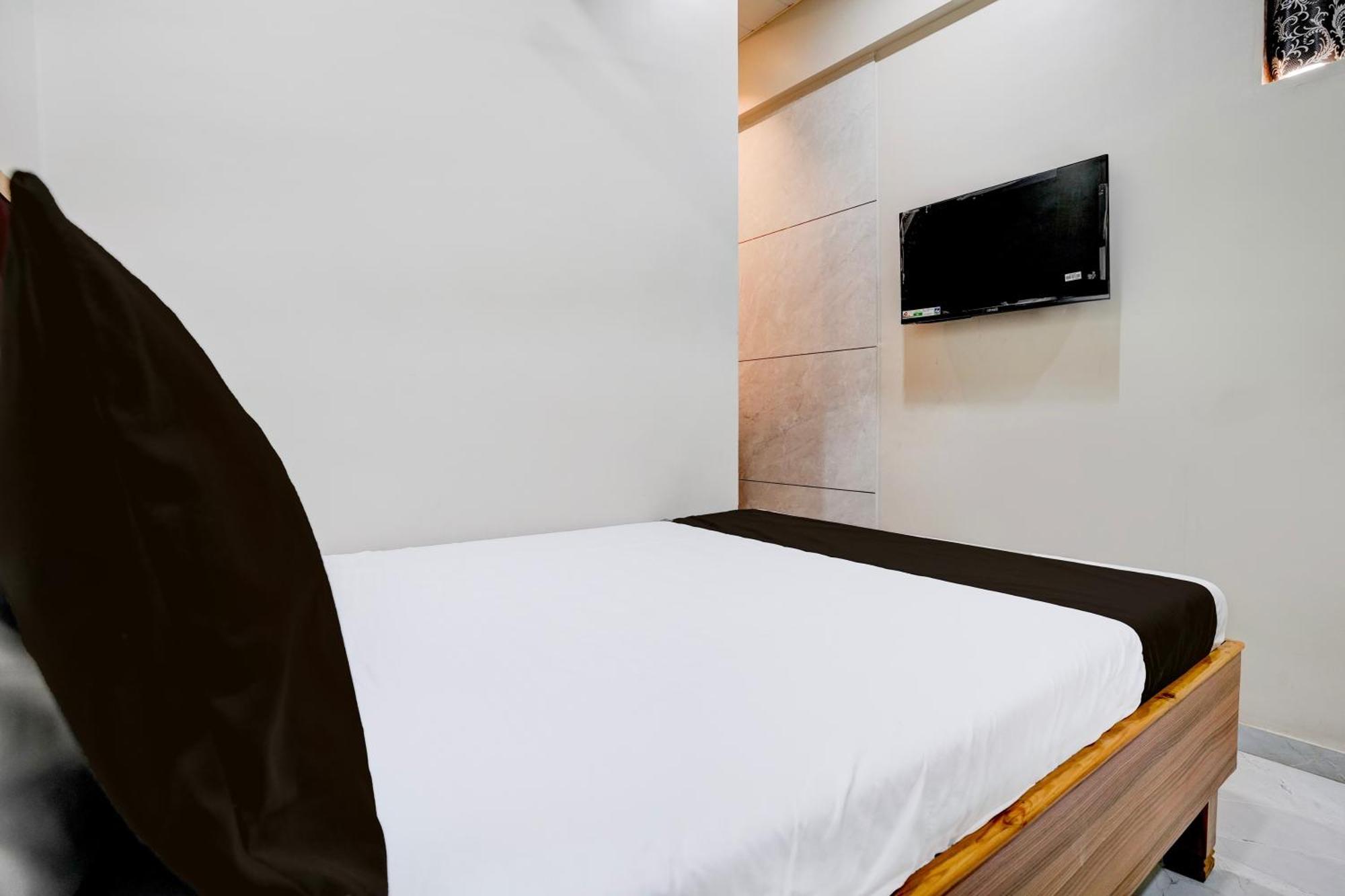 Super Hotel O Divine Fine Dine Lodging And Boarding Kalyān المظهر الخارجي الصورة
