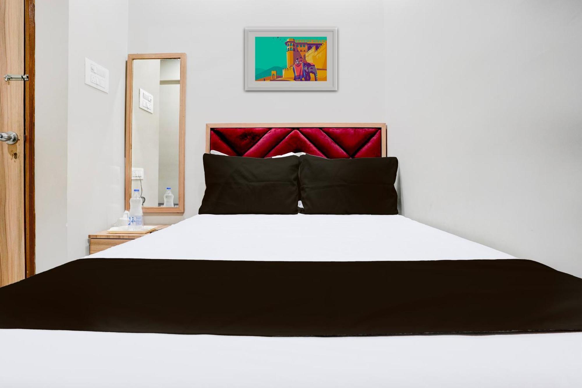 Super Hotel O Divine Fine Dine Lodging And Boarding Kalyān المظهر الخارجي الصورة