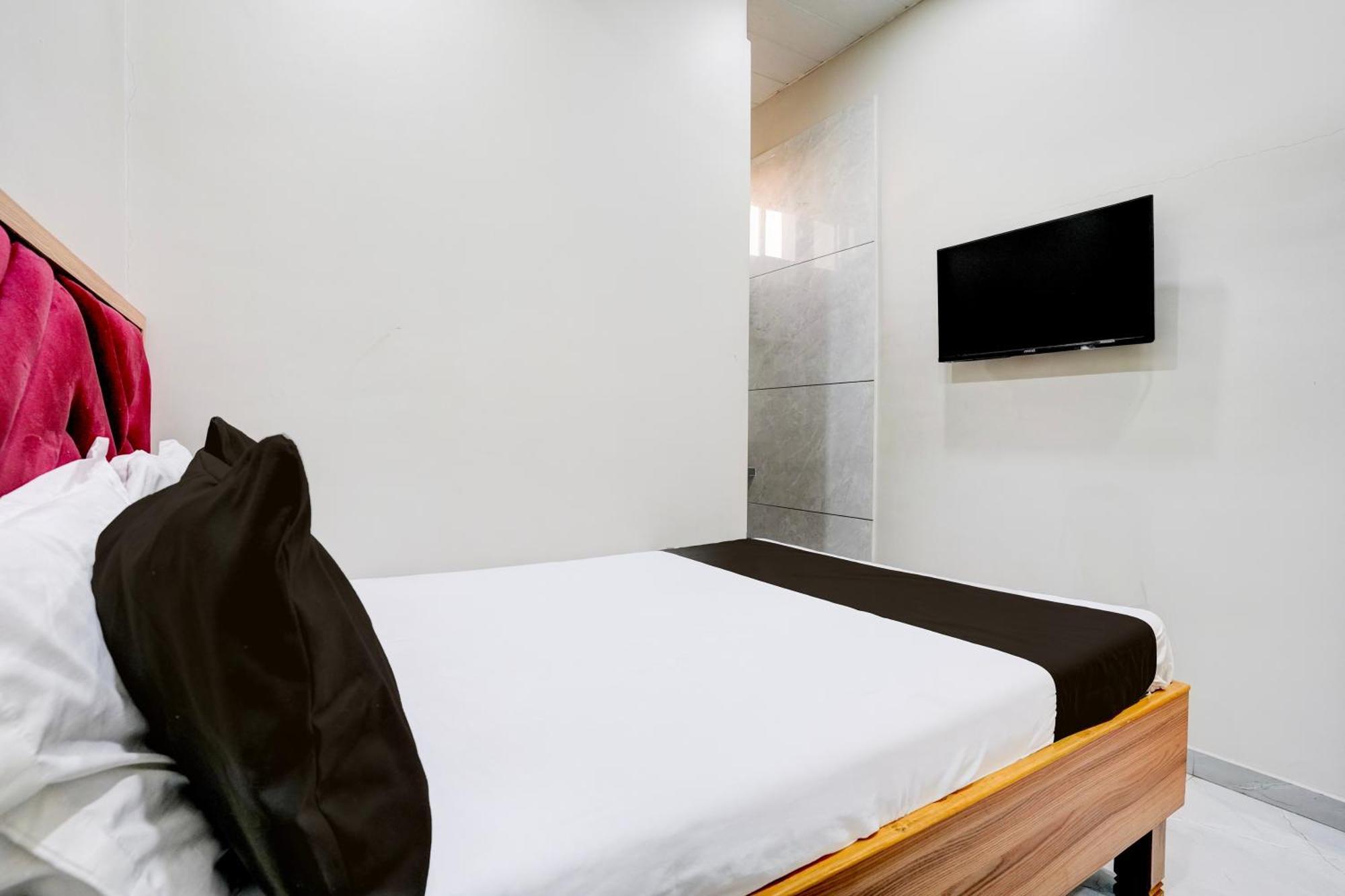 Super Hotel O Divine Fine Dine Lodging And Boarding Kalyān المظهر الخارجي الصورة